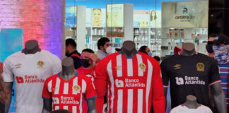 Olimpia presenta su nueva indumentaria para la temporada 2022-2023