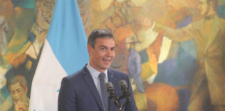 España y Honduras aspiran a impulsar las relaciones económicas y comerciales, dice Sánchez tras reunión con Castro