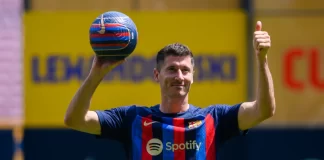 Robert Lewandowski vive su primer gran día en el Camp Nou