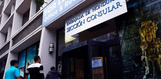 Denuncian desalojo del consulado de Nueva Orleans por falta de pago