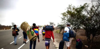 Detienen en Honduras a coyote con 15 migrantes de Venezuela y 5 de Kazajistán