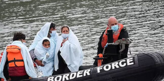 Más de 1,200 migrantes cruzaron el Canal de la Mancha, récord desde 2018