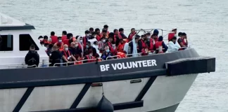 La migración en el canal de la Mancha es un desafío compartido con Francia, dice R.Unido