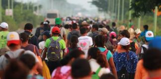 Nueva caravana con unos 400 migrantes parte desde la frontera sur de México