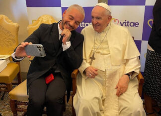 El papa se reunió con artistas como J Balvin y mexicanos Verástegui y Acha