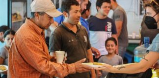 Migrantes reivindican derechos mediante su gastronomía en la mexicana Tijuana