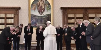 El papa aprueba nueva Constitución de la Orden de Malta y cesa a altos cargos