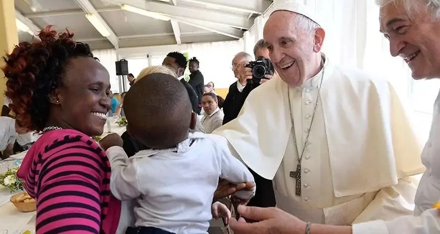 El papa pide que los migrantes puedan vivir en paz y con dignidad