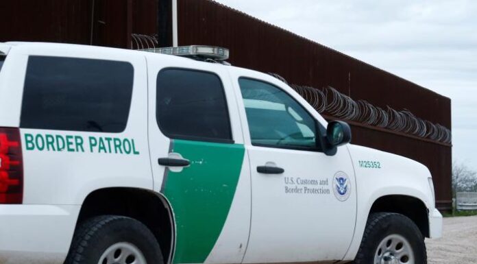 Acusan a un agente de la Patrulla Fronteriza de EEUU de tráfico de migrantes