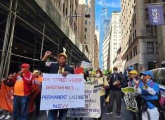 Vendedores ambulantes reclaman en Nueva York licencias para trabajar