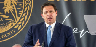 Crece la presión sobre de DeSantis por envío de inmigrantes a Massachusetts