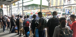 Denuncian cómo operación electoral envío migrantes de Florida a Massachusetts