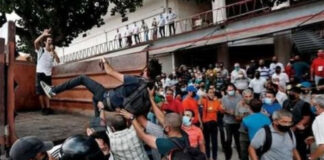 Organizaciones condenan el envío de migrantes de Florida a Massachusetts