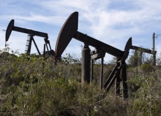 El petróleo de Texas abre con una subida del 3,37 %, hasta los 90,24 dólares