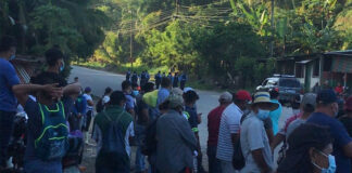 Empleados de la Dinant se toman carretera entre Tocoa y Trujillo