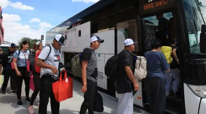 El Supremo de Estados Unidos da vía libre a Texas para detener y expulsar a migrantes