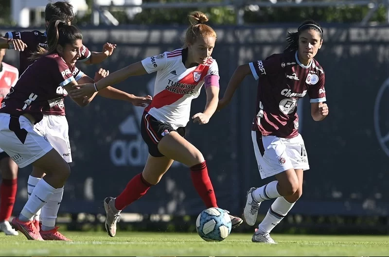 Ligas y clubes femeninos aumentaron ingresos en 2022, según informe FIFA