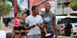 Migrantes denuncian que México los expulsa arbitrariamente a Guatemala