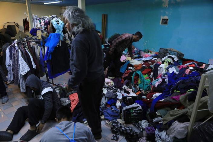 Mexicanos instalan «Gratis Tienda» para venezolanos varados en la frontera