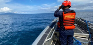 Colombia y Panamá buscan a 6 migrantes tras naufragio de lancha en el Caribe