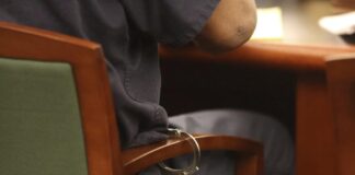 Condenan a conductor que llevaba a casi 100 migrantes en camión refrigerado