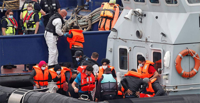 Un récord de 14.811 migrantes han llegado al Reino Unido por el canal de la Mancha en 2025