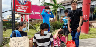 Madre venezolana con sus cuatro hijos relata calvario que atraviesa en su ruta migratoria