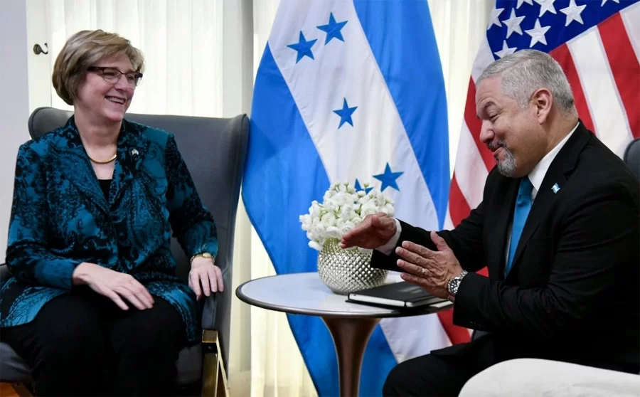 Canciller hondureño saluda anuncio de Biden sobre inversiones en Honduras