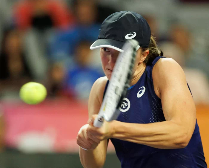 Swiatek arranca con paso firme en Fort Worth