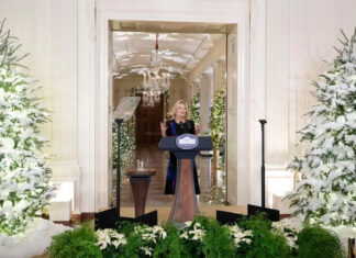 Jill Biden engalana la Casa Blanca con más de 70 abetos y 83 mil luces