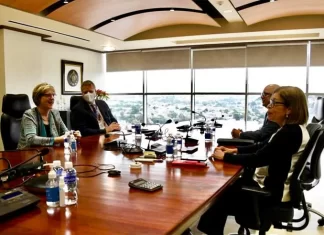 Presidenta del BCH dialoga con embajadora Dogu sobre política monetaria