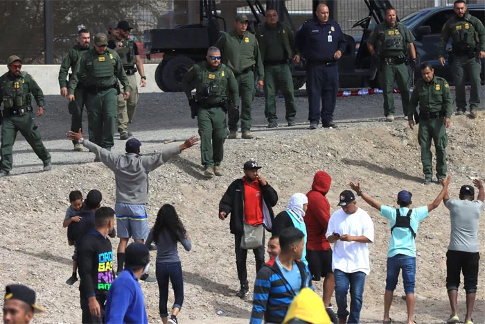 Exigen que sheriff de San Diego deje de entregar migrantes para deportación