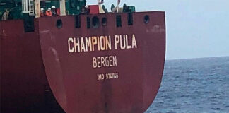 Tres migrantes sobreviven 11 días en un timón de petrolero hasta España