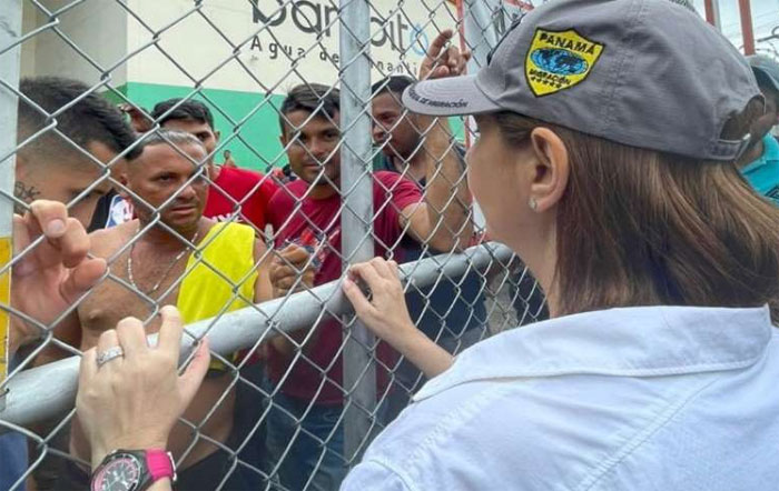 Migrantes venezolanos serán trasladados de un refugio de la capital de Panamá