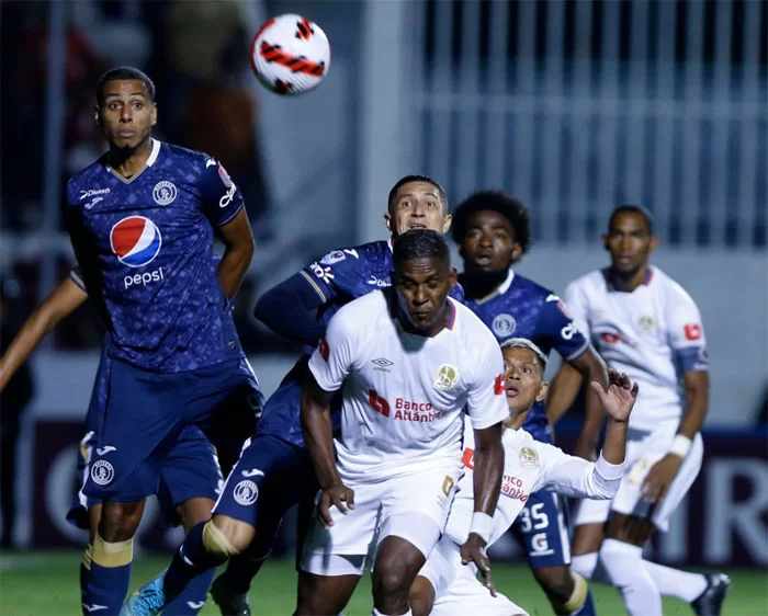 Clásico entre Olimpia y Motagua arrojará luces sobre el líder en Honduras