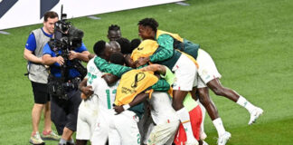 1-2 Ecuador naufraga en la orilla