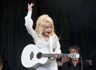 Dolly Parton enviará libros a unos 2,4 millones de niños en California