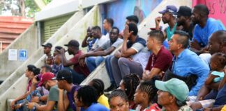 Miles de migrantes buscan entregarse en sur de México para obtener documentos