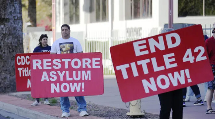 El Supremo de EEUU congela el fin del Título 42