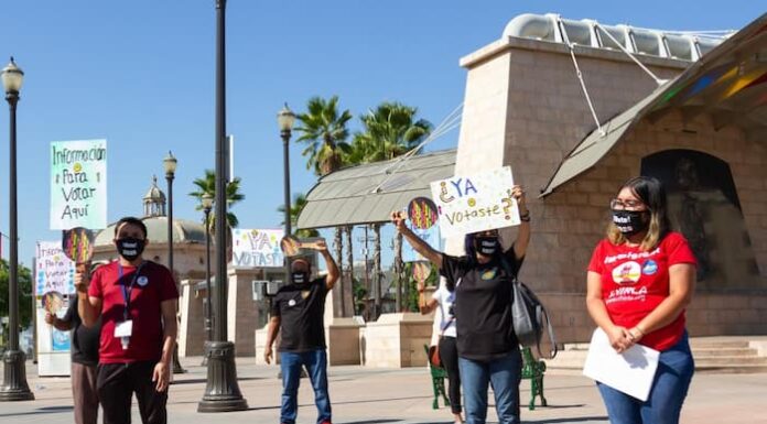 Demandan en corte a Houston por un sistema que “diluye” el voto hispano