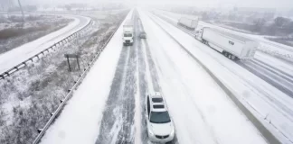 El temporal de EEUU hace «extremadamente peligroso» viajar por carretera
