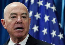 Los republicanos dan un paso para el ‘impeachment’ del encargado de inmigración de Biden