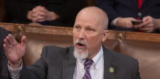 Republicanos del Congreso buscan consenso sobre ley que restringe migración