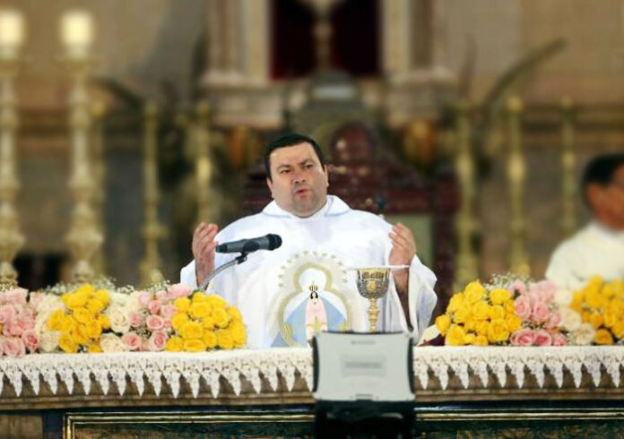 Padre-Carlo-Magno-(blanco)