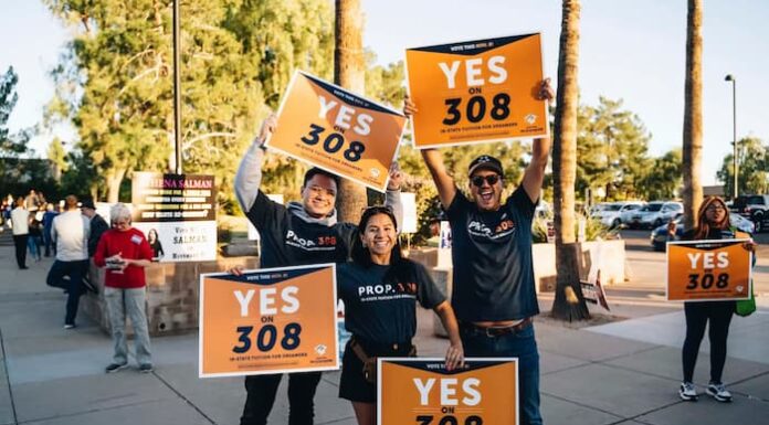Arizona otorga matrícula universitaria de residente a jóvenes indocumentados
