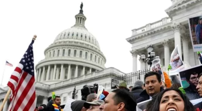 El Supremo de EEUU rechaza el intento de defender la ley migratoria de Trump