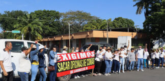 Ciudadanos exigen la reubicación de oficinas de migración en el sur de México