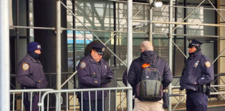 Policía Nueva York desmantela la protesta de inmigrantes venezolanos