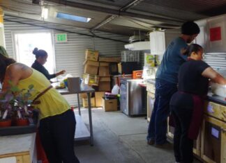 La pandemia «revirtió» el histórico avance económico de latinos en Colorado