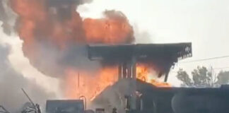 Dos muertos y cuatro heridos deja explosión de una pipa en centro de México